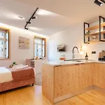 Luxurious Bright Flats - Ace Location
