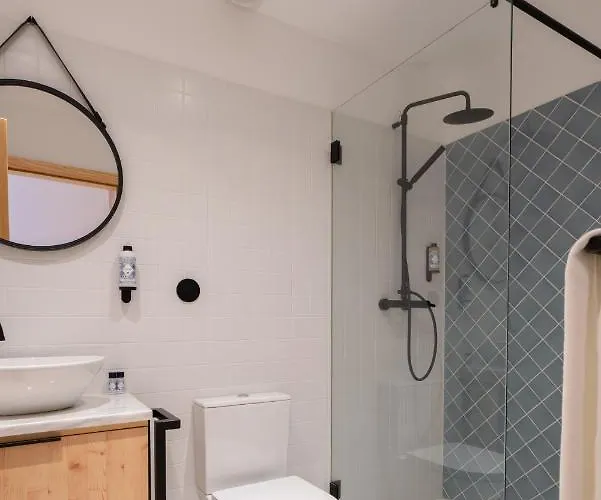 Luxurious Bright Flats - Ace Location Oporto