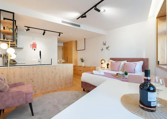 Luxurious Bright Flats - Ace Location