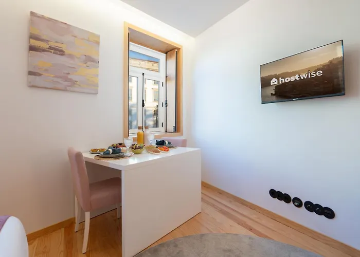 Апартаменты Luxurious Bright Flats - Ace Location *