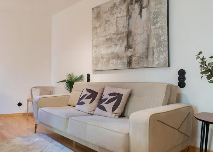 Luxurious Bright Flats - Ace Location *