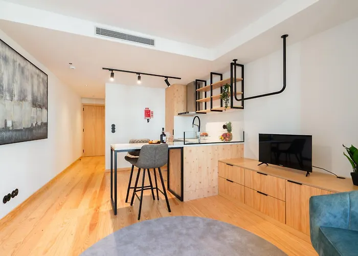 Luxurious Bright Flats - Ace Location