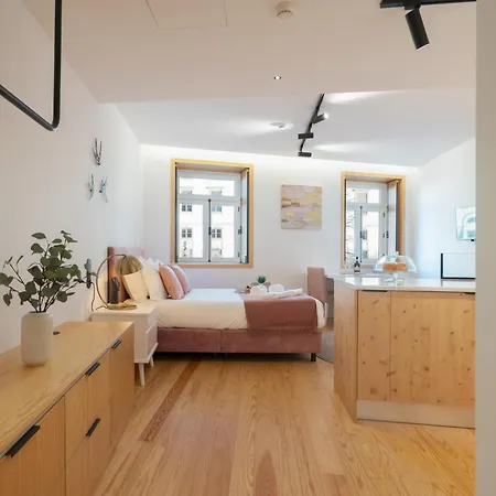 아파트 Luxurious Bright Flats - Ace Location