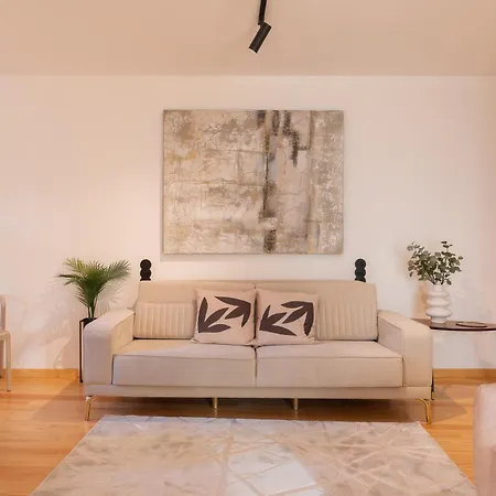 Luxurious Bright Flats - Ace Location * Oporto