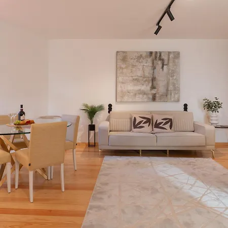 Luxurious Bright Flats - Ace Location 아파트