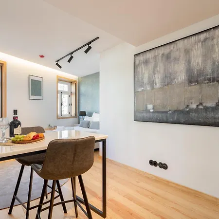 Luxurious Bright Flats - Ace Location Oporto