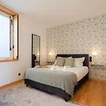 Luxurious Bright Flats - Ace Location 포르투