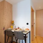 아파트 Luxurious Bright Flats - Ace Location