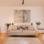 Luxurious Bright Flats - Ace Location * 포르투