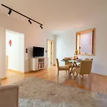 아파트 Luxurious Bright Flats - Ace Location 포르투