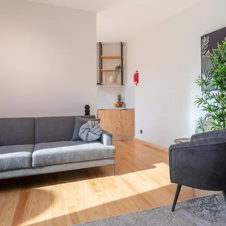 Luxurious Bright Flats - Ace Location *