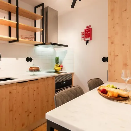 Luxurious Bright Flats - Ace Location Apartmán