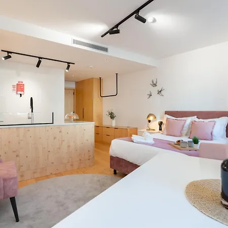 Luxurious Bright Flats - Ace Location